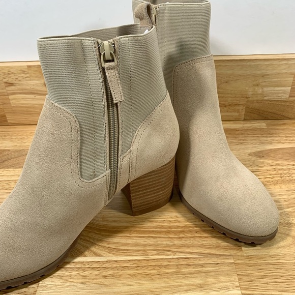 New Violet & Red 8.5 Tan Beige Loaded Knit Cuff Bootie Stacked Heel Boots - Picture 3 of 8